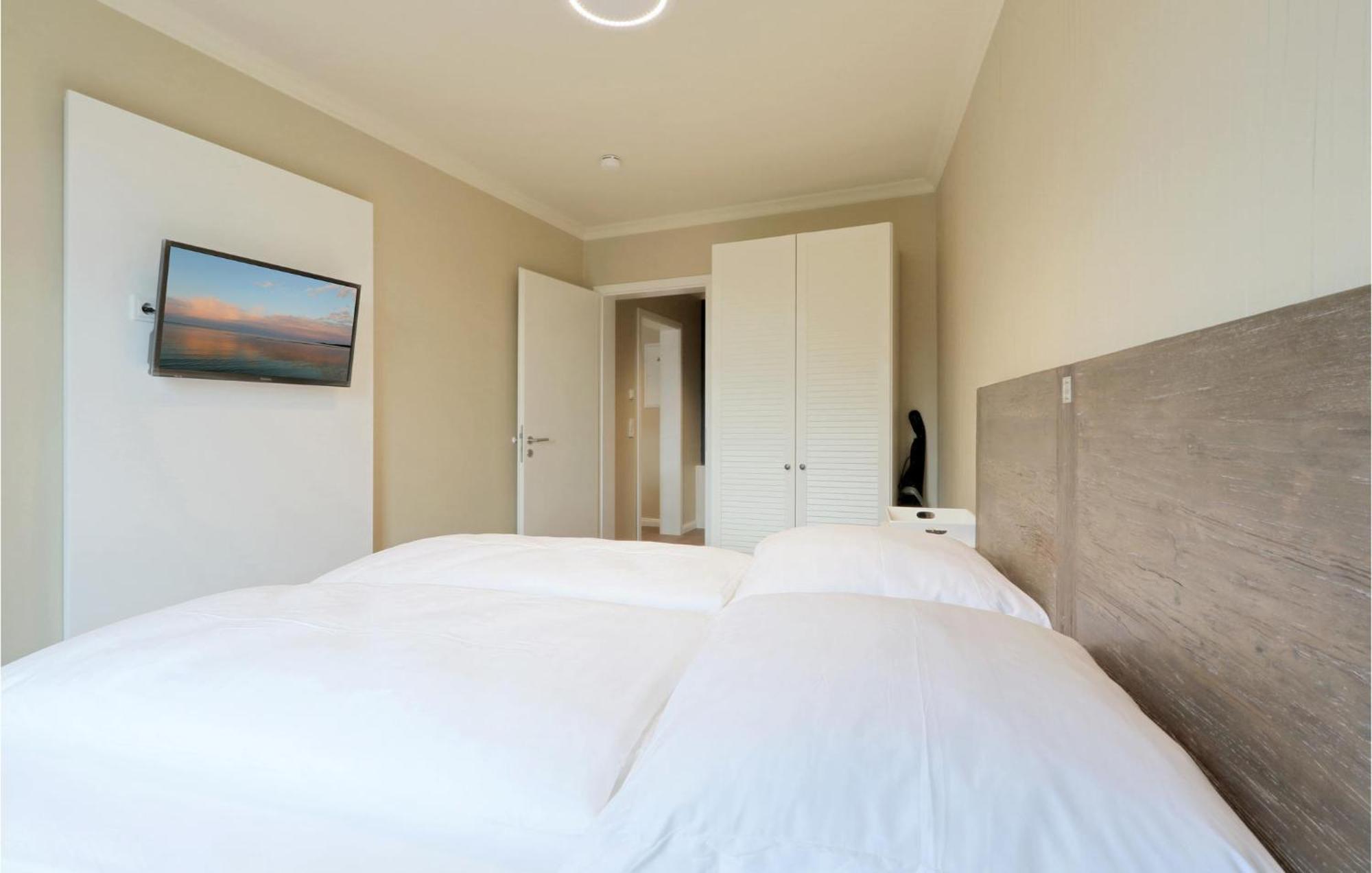 Awesome apartment in Ostseebad Boltenhagen with 2 Bedrooms, Sauna&WiFi Buitenkant foto